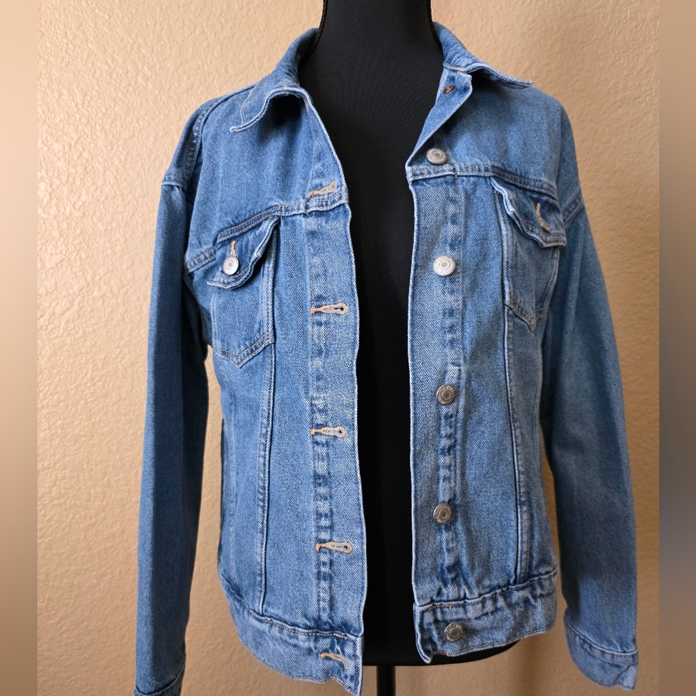 Old Navy Denim Jacket Classic Trucker-style Collared neckline, Buttoned Up Sz‎ L